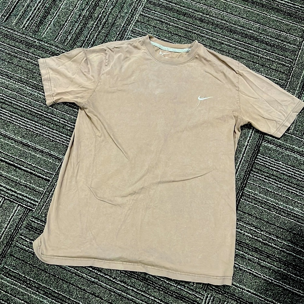 VINTAGE NIKE TEE